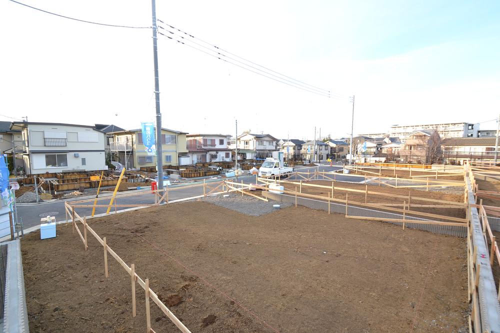 Local photos, including front road. Local (12 May 2013) Shooting