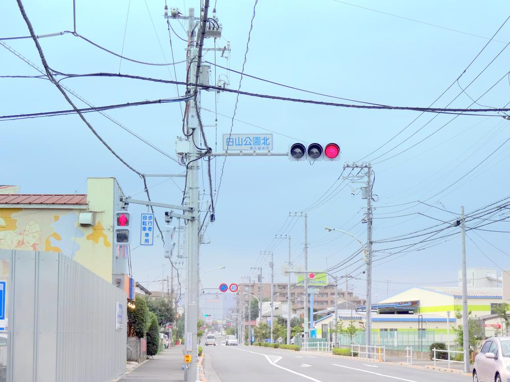 Local photos, including front road. Local (10 May 2013) Shooting