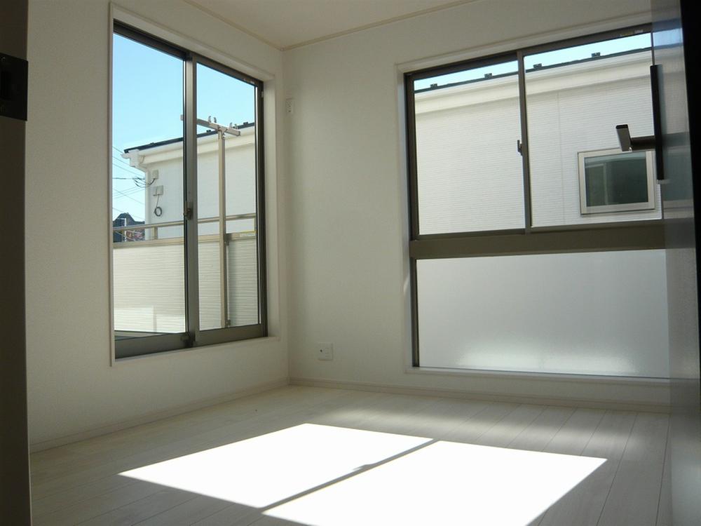 Same specifications photos (Other introspection). Same specifications