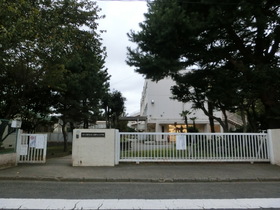 Convenience store. Ninth 310m up to elementary school (convenience store)