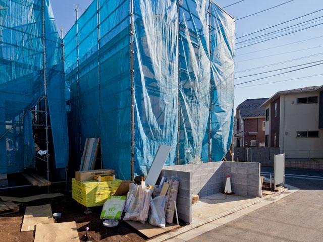 Local photos, including front road. Local (12 May 2013) Shooting