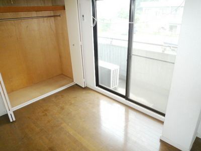 Other room space. Flooring