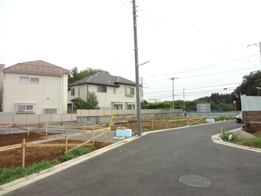 Local photos, including front road. Local (August 2013) Shooting