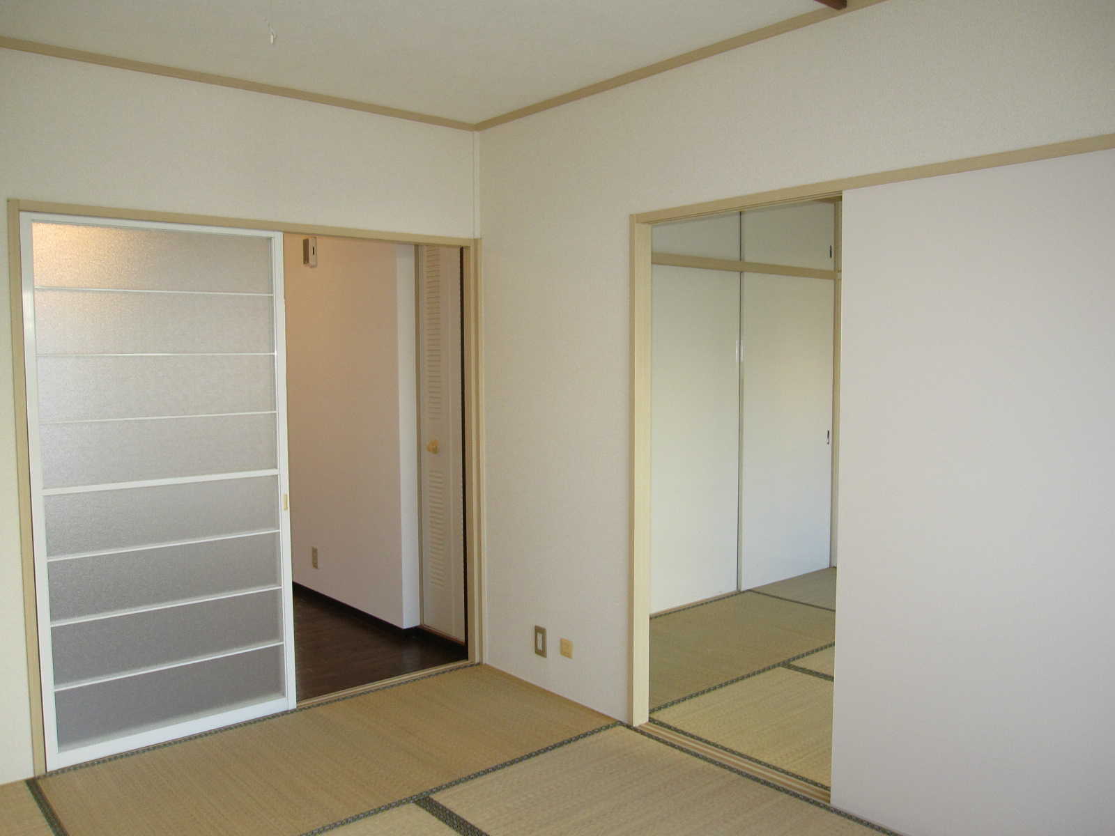 Living and room. Bright room where white was the keynote