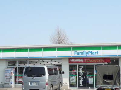 Convenience store. 90m to Family Mart (convenience store)