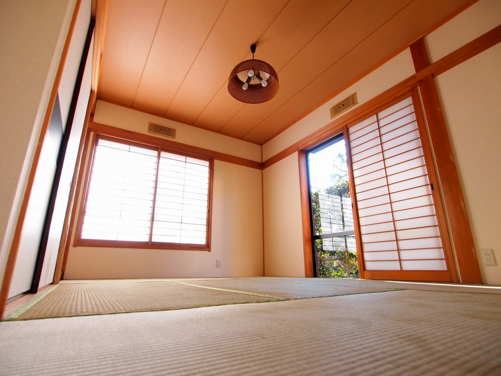 Other room space. LDK next to the Japanese-style room is good day at 6 Pledge