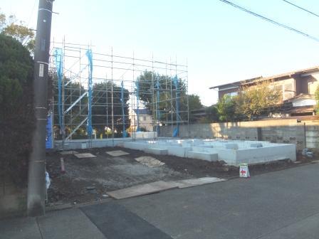 Local photos, including front road. Local photo (November 16, 2013) Shooting