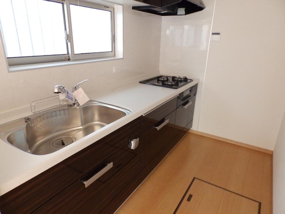 Kitchen. Indoor (11 May 2013) Shooting Built water purifier built-in system kitchen