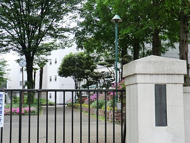 Junior high school. 700m to the West Junior High School