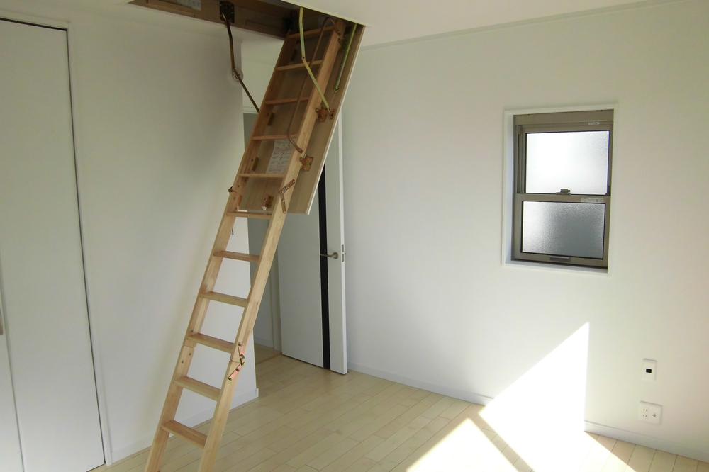 Non-living room. Indoor (10 May 2013) Shooting