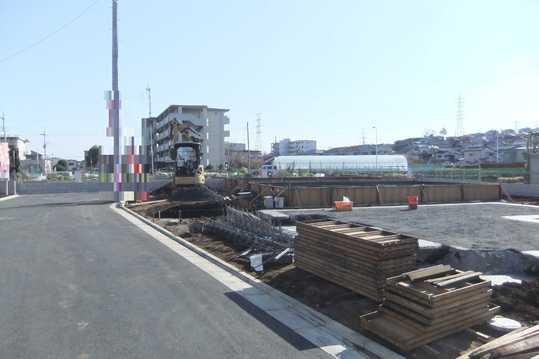 Local photos, including front road. Local Photos