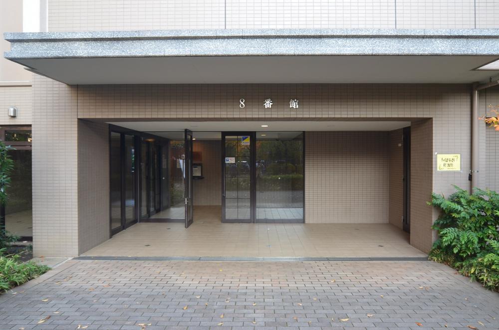 Entrance. Common areas