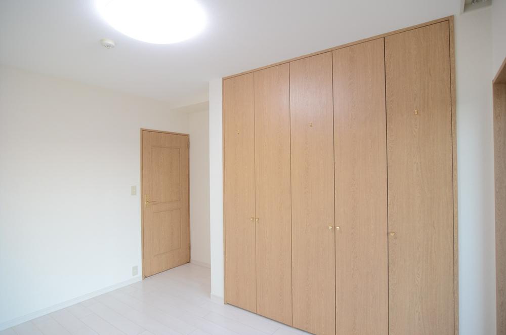 Non-living room. Indoor (11 May 2013) Shooting