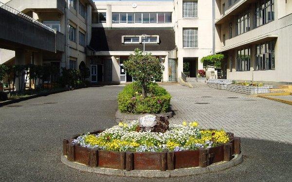 Primary school. Minamidai until elementary school 430m