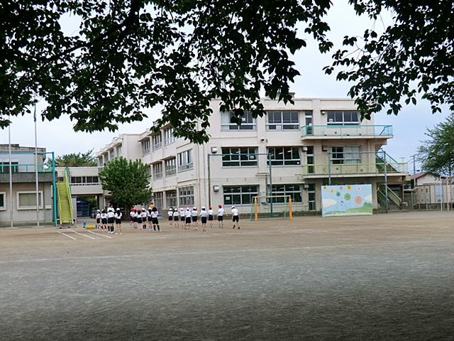 Primary school. Akitsu to elementary school 260m