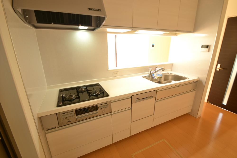 Kitchen. Indoor (12 May 2013) Shooting 13 Building