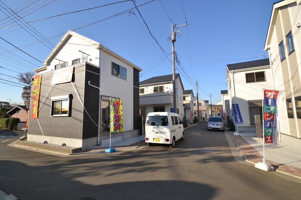 Local photos, including front road. Local (12 May 2013) Shooting