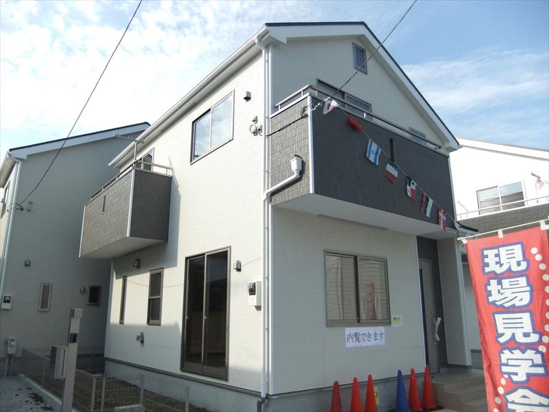 Local appearance photo. Building 3