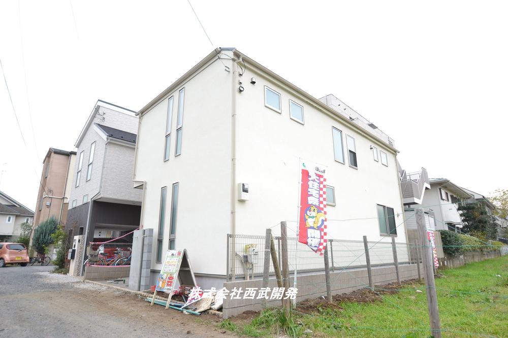 Local appearance photo. Local (11 May 2013) Shooting