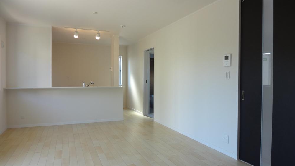 Same specifications photos (living). Same specifications