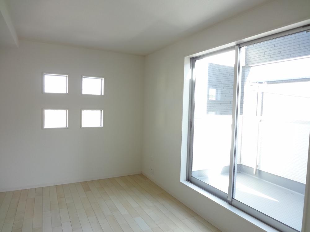 Same specifications photos (Other introspection). Same specifications