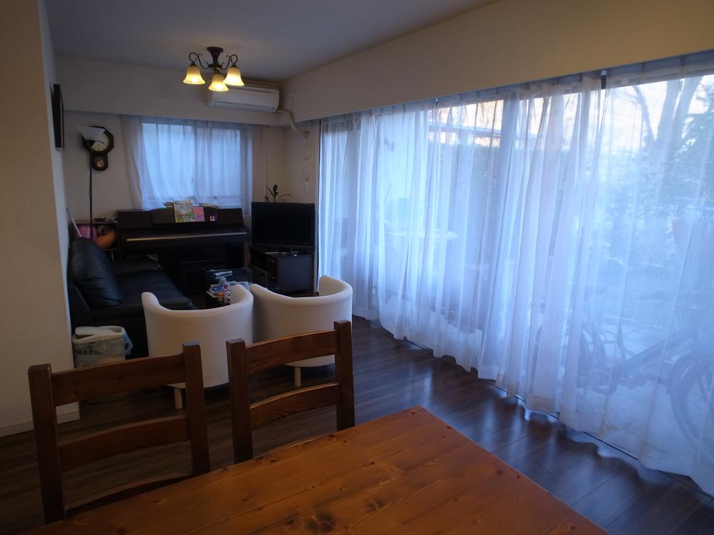 Living. Indoor (12 May 2013) Shooting