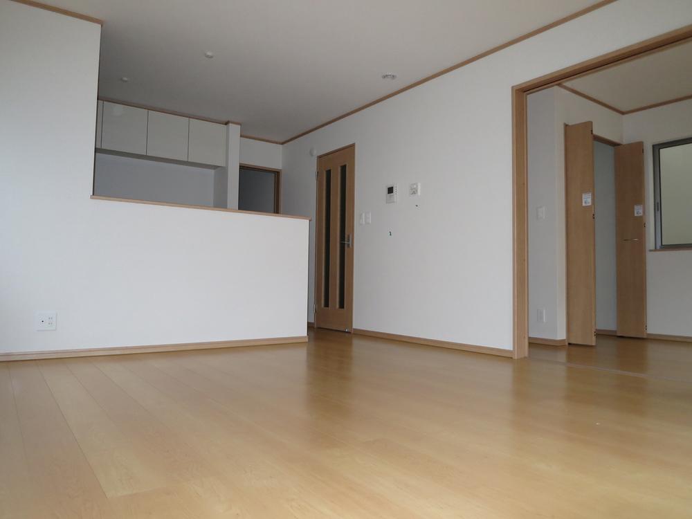 Living. Local (11 May 2013) Shooting