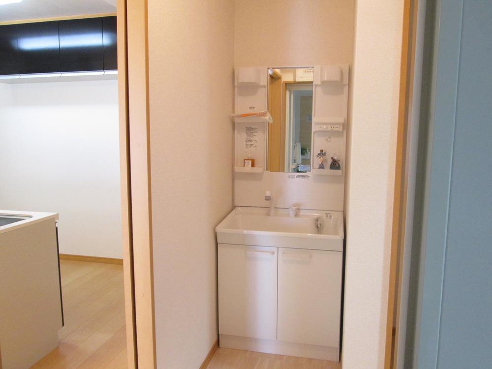 Wash basin, toilet. Indoor (September 2013) Shooting