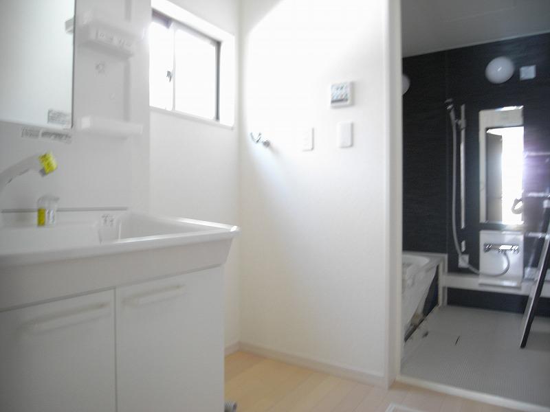 Same specifications photos (Other introspection). Same specifications