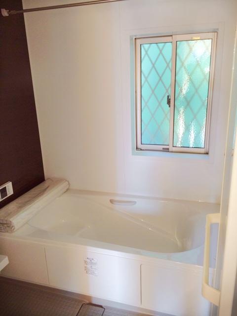 Bathroom. Indoor (12 May 2013) Shooting