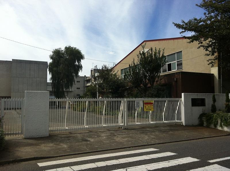 Junior high school. It higashimurayama stand Higashimurayama 1758m to the third junior high school