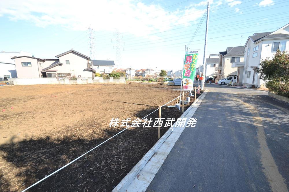 Local photos, including front road. Local (12 May 2013) Shooting