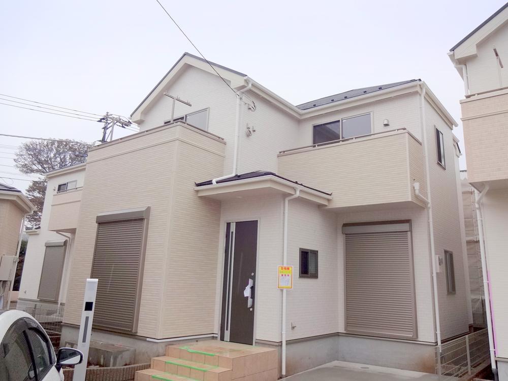 Local appearance photo. Local (11 May 2013) Shooting