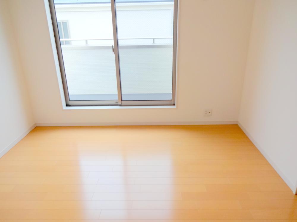 Non-living room. Indoor (11 May 2013) Shooting