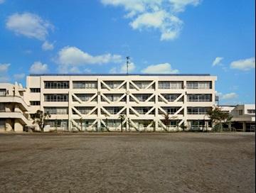 Junior high school. It higashimurayama stand Higashimurayama 768m until the second junior high school