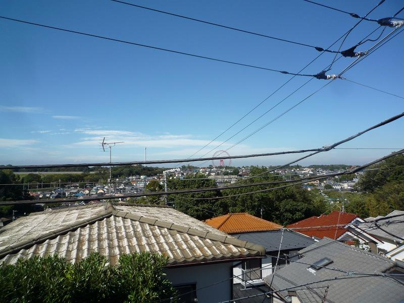 View photos from the dwelling unit. View from the site (October 2013) Shooting