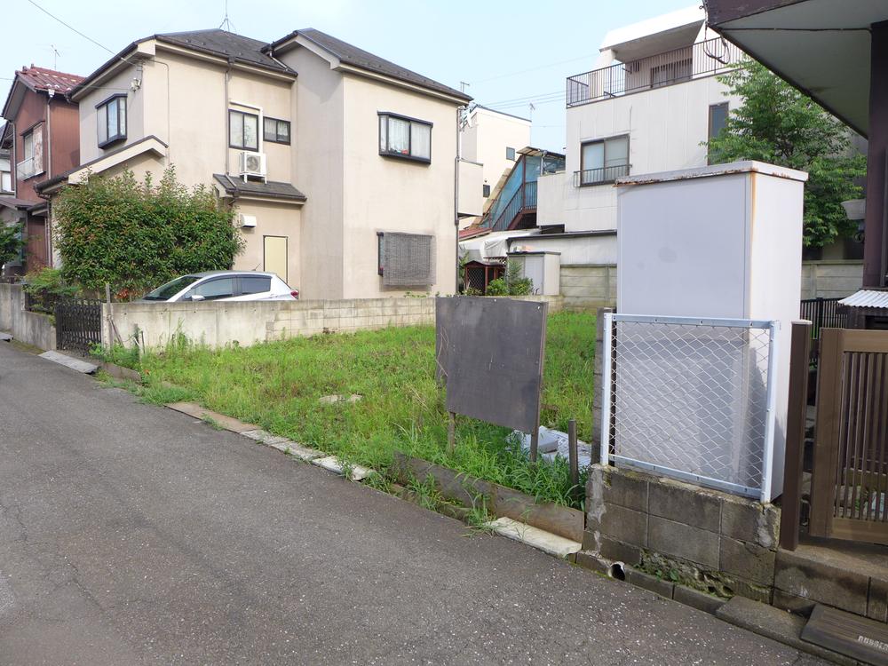 Local photos, including front road. Site (July 25, 2013) Shooting