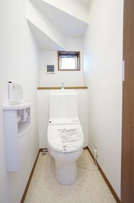 Toilet. Indoor (10 May 2013) Shooting