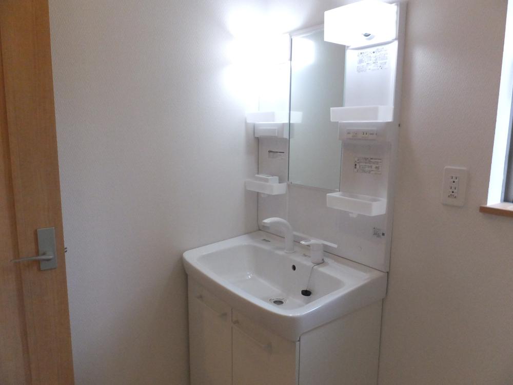 Wash basin, toilet. Indoor (11 May 2013) Shooting