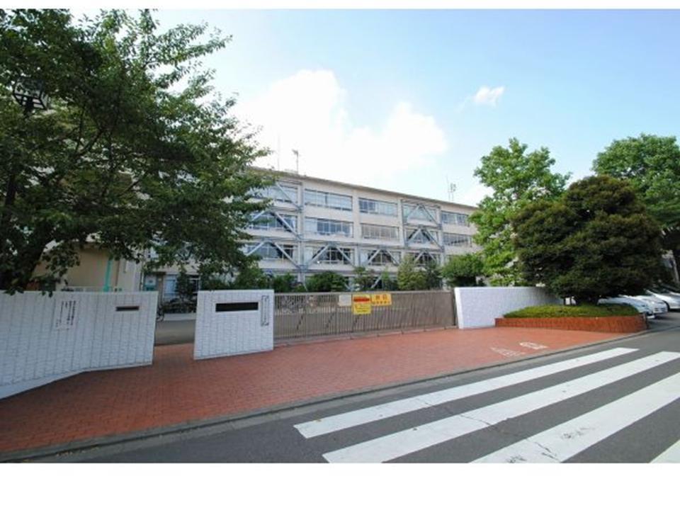 Primary school. Higashimurayama stand Megurita to elementary school 868m