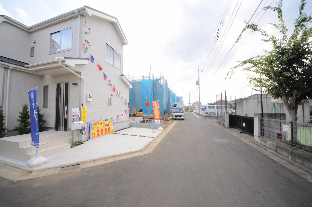 Local photos, including front road. Local (September 2013) Shooting