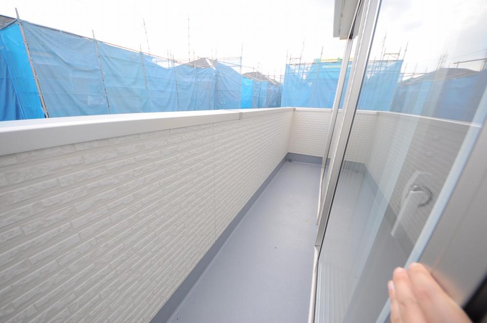 Balcony. Local (September 2013) Shooting