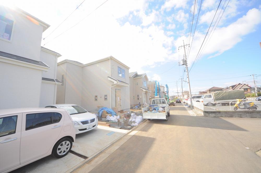 Local appearance photo. Local (11 May 2013) Shooting