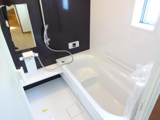 Bathroom. 1 Building