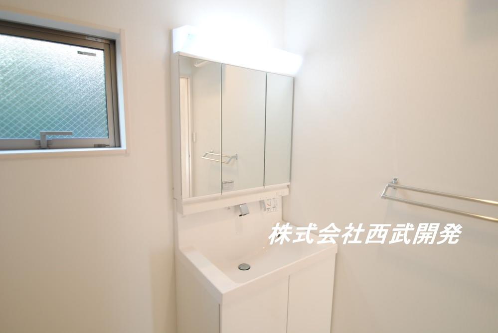 Same specifications photos (Other introspection). Same specifications vanity