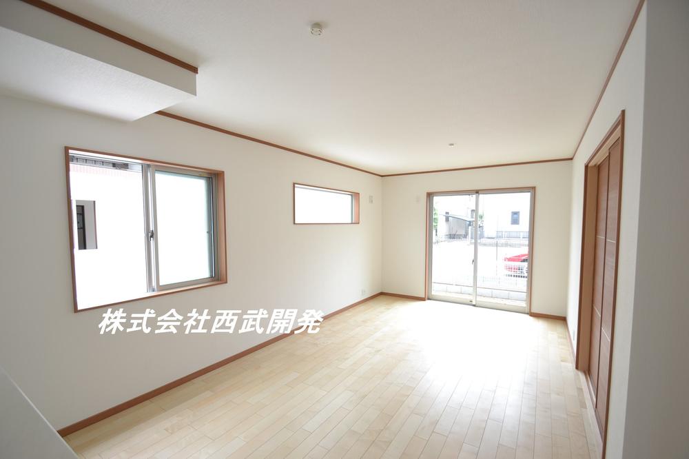 Same specifications photos (living). Same specifications living