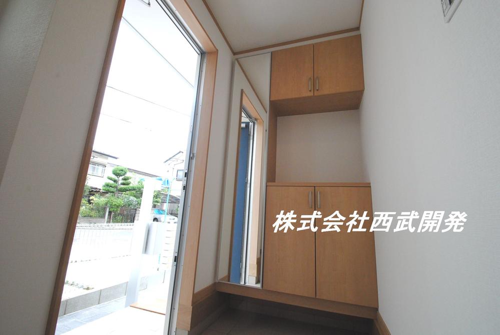 Same specifications photos (Other introspection). Same specifications entrance