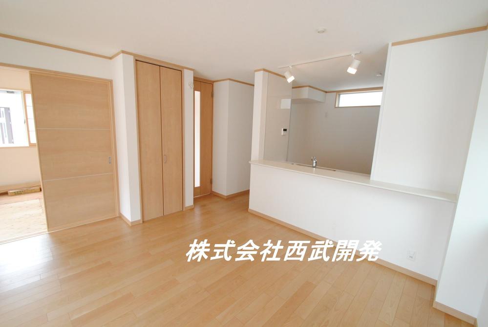 Same specifications photos (living). Same specifications living