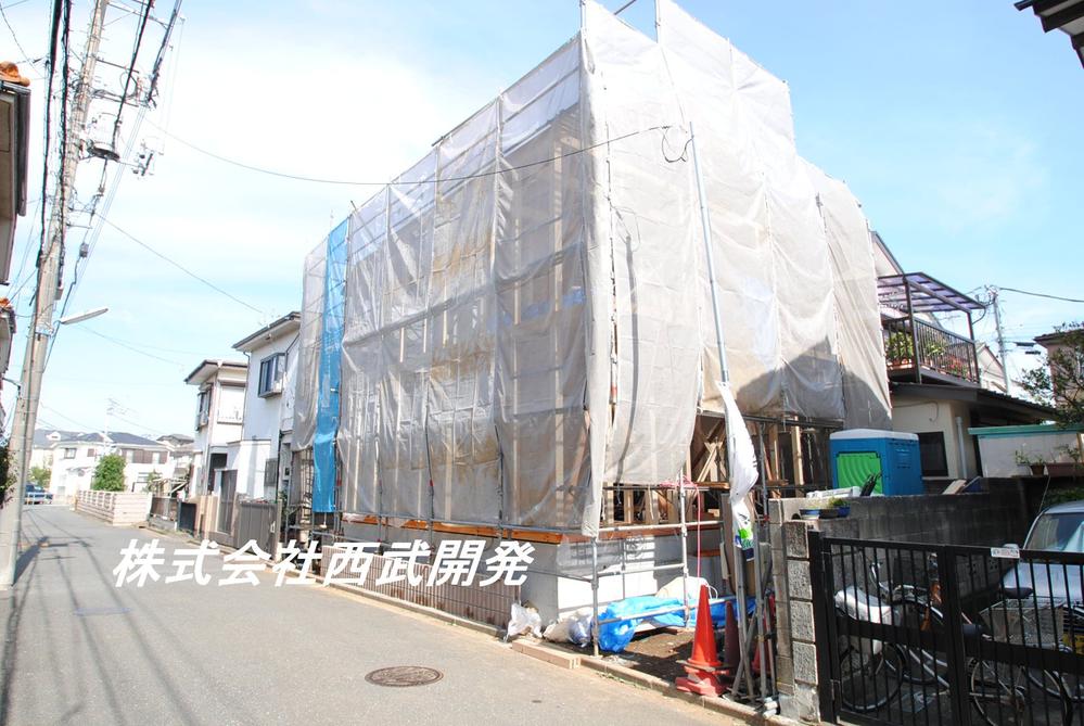 Local photos, including front road. Local (10 May 2013) Shooting