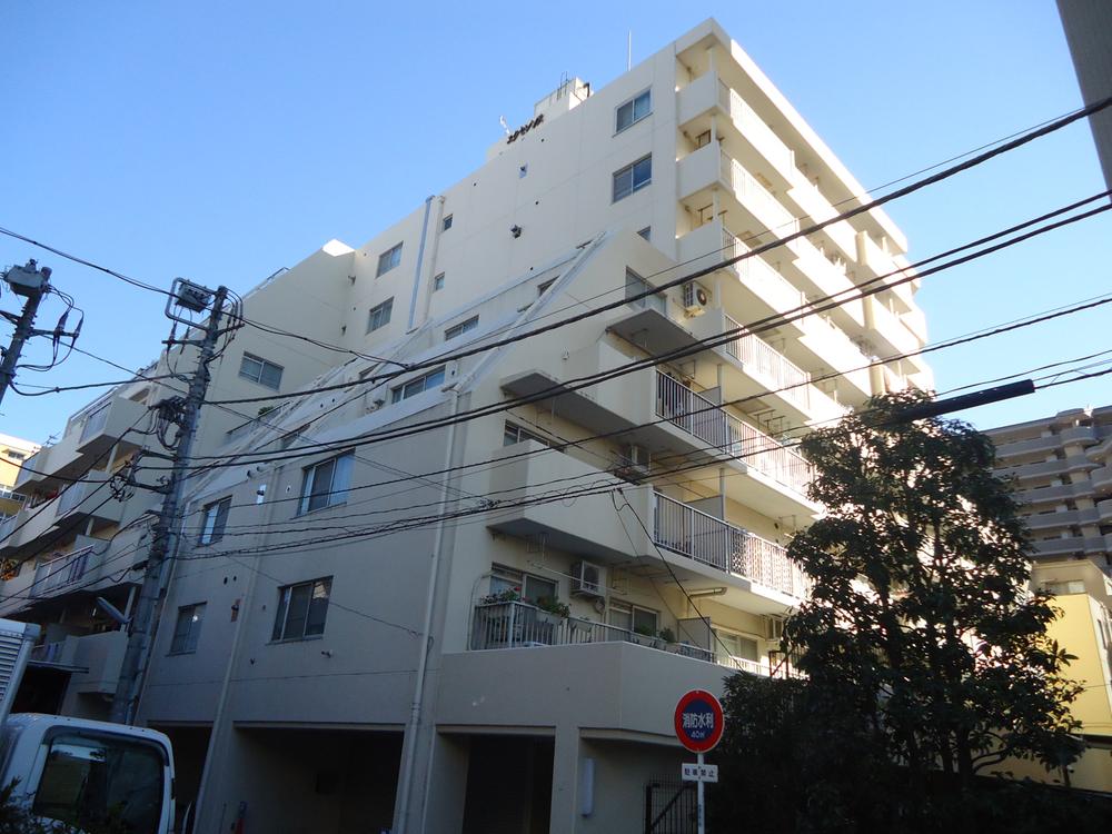 Local appearance photo. Local (11 May 2013) Shooting